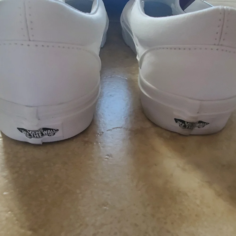 Vans - Picture 4 of 4